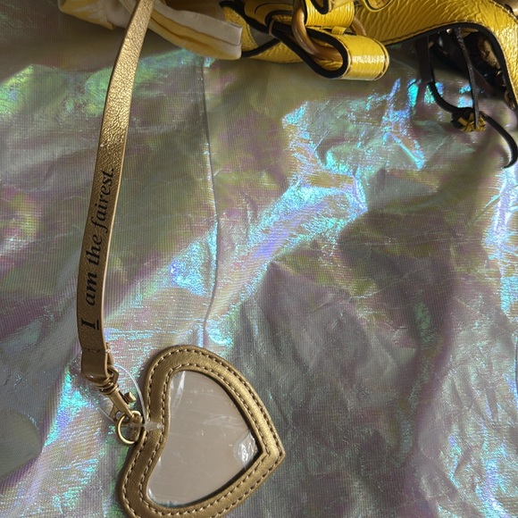 -Vintage RARE HTF Juicy Couture Butter cup Daisy Bee handbag. - Picture 16 of 17